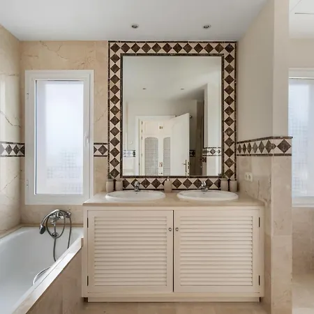 Villa With Private Pool Sea Views & Peaceful Surroundings In Mijas Sitio de Calahonda